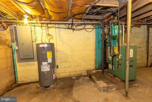 212 E MAIN AVE, Myerstown, PA 17067