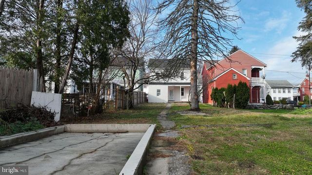 212 E MAIN AVE, Myerstown, PA 17067