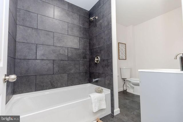 212 E MAIN AVE, Myerstown, PA 17067