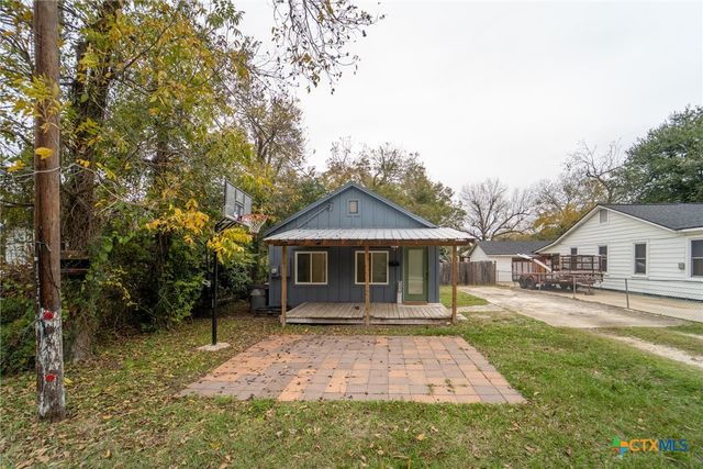 1006 W North Street, Victoria, TX 77901