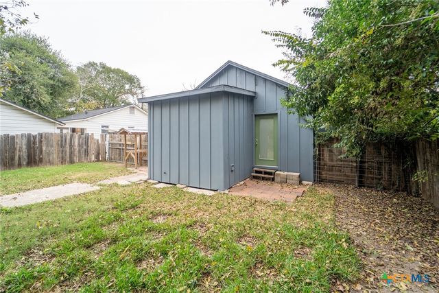 1006 W North Street, Victoria, TX 77901
