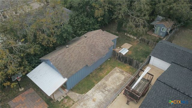 1006 W North Street, Victoria, TX 77901