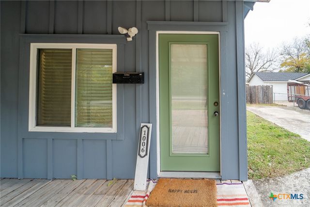 1006 W North Street, Victoria, TX 77901