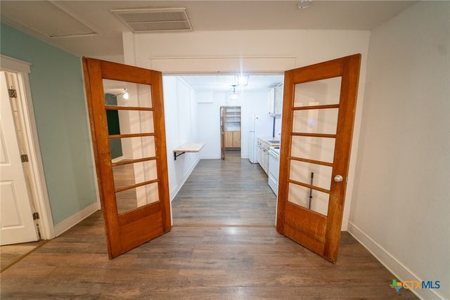 1006 W North Street, Victoria, TX 77901