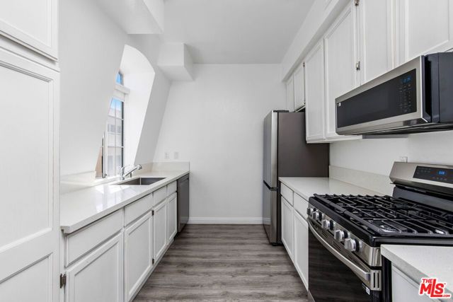 9800 Vidor Drive 303, Los Angeles, CA 90035