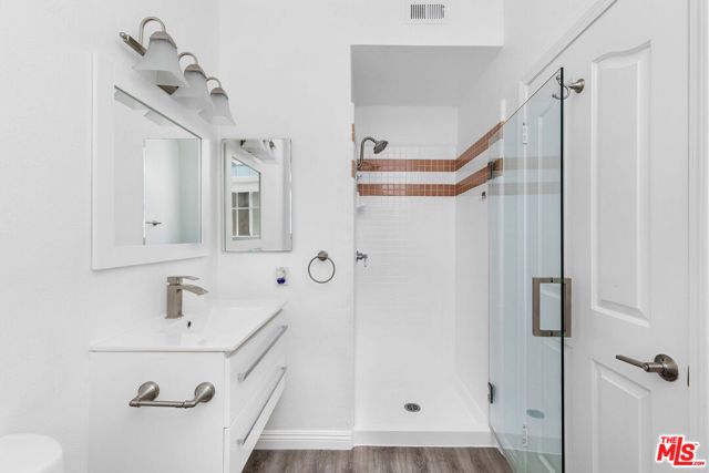 9800 Vidor Drive 303, Los Angeles, CA 90035