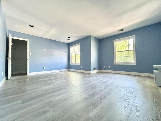 27 Snowdance Lane, Nesconset, NY 11767