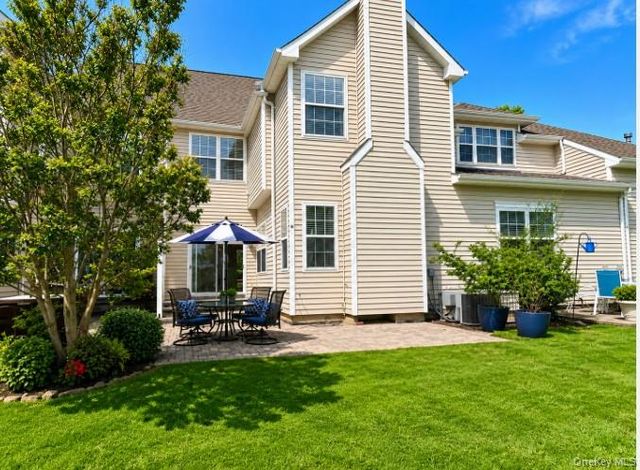 27 Snowdance Lane, Nesconset, NY 11767