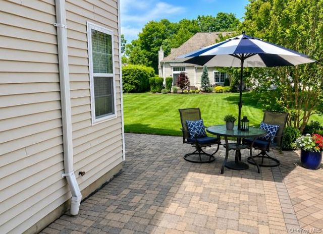 27 Snowdance Lane, Nesconset, NY 11767