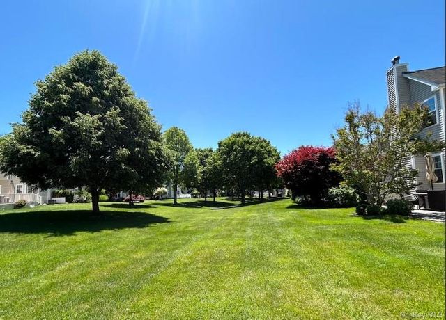 27 Snowdance Lane, Nesconset, NY 11767