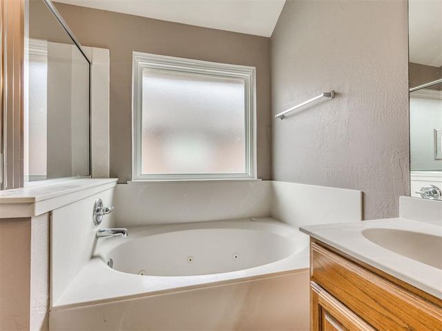 17628 Palladium Lane, Edmond, OK 73012
