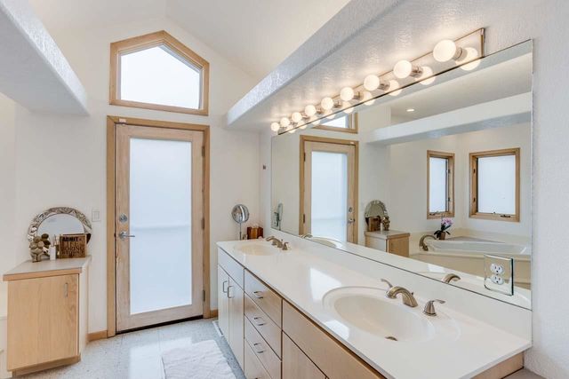 3948 N Sweet Bay Ct, Wichita, KS 67226