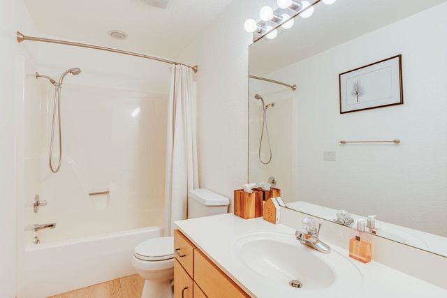 3948 N Sweet Bay Ct, Wichita, KS 67226