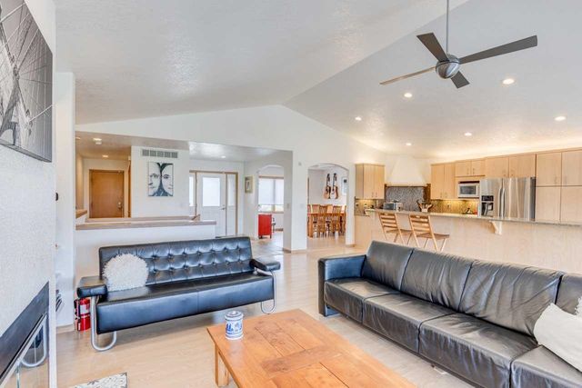 3948 N Sweet Bay Ct, Wichita, KS 67226