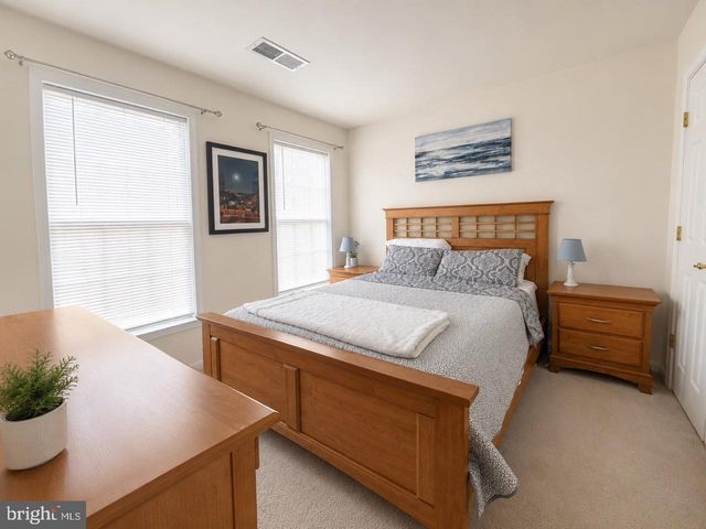 24697 SILTSTONE SQ, Aldie, VA 20105