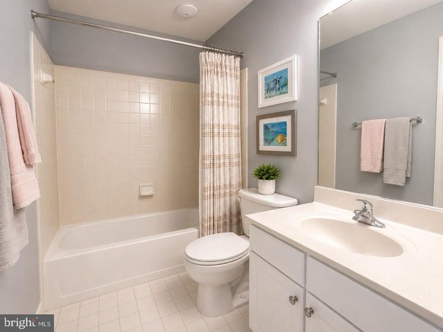 24697 SILTSTONE SQ, Aldie, VA 20105