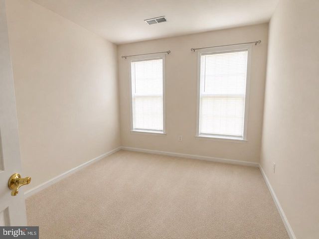 24697 SILTSTONE SQ, Aldie, VA 20105