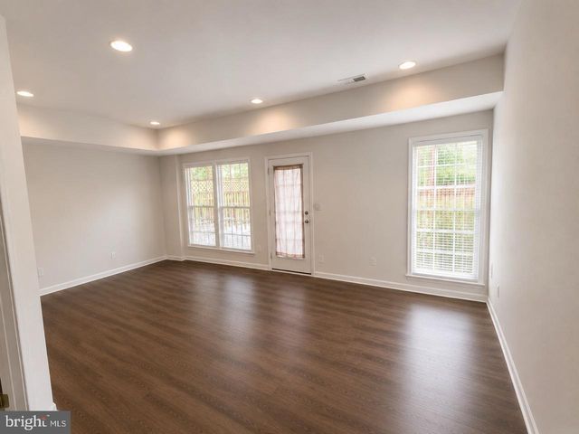 24697 SILTSTONE SQ, Aldie, VA 20105