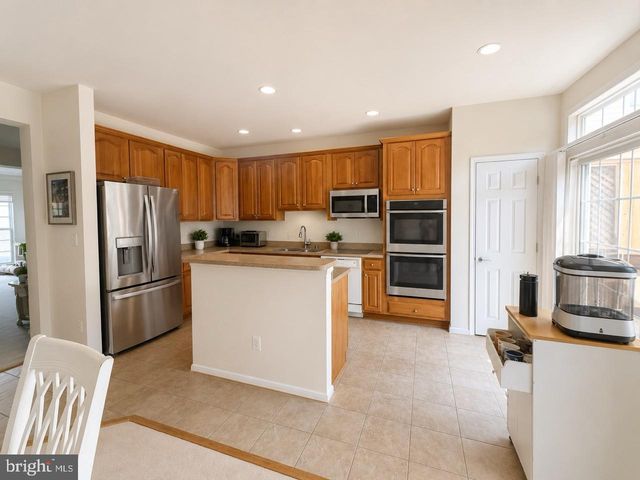 24697 SILTSTONE SQ, Aldie, VA 20105