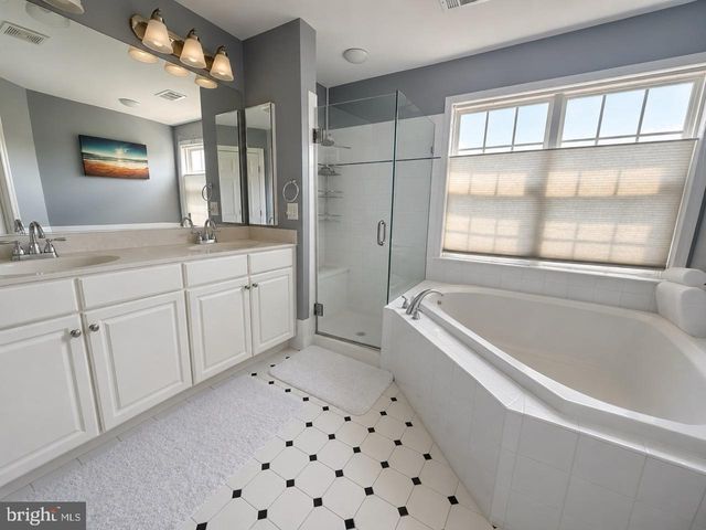 24697 SILTSTONE SQ, Aldie, VA 20105