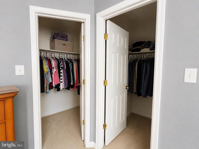 24697 SILTSTONE SQ, Aldie, VA 20105