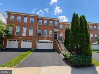 24697 SILTSTONE SQ, Aldie, VA 20105