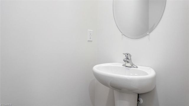 1695 Hallview Court, Kernersville, NC 27284