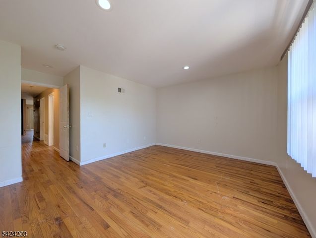 448 Fulton St, Elizabeth City, NJ 07206