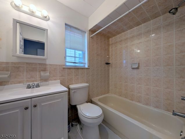 448 Fulton St, Elizabeth City, NJ 07206