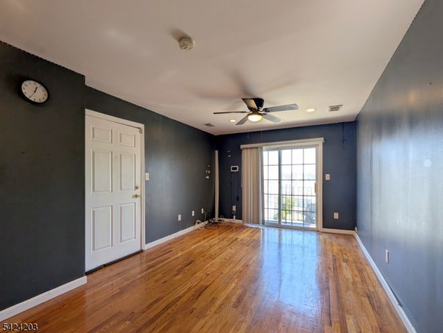 448 Fulton St, Elizabeth City, NJ 07206