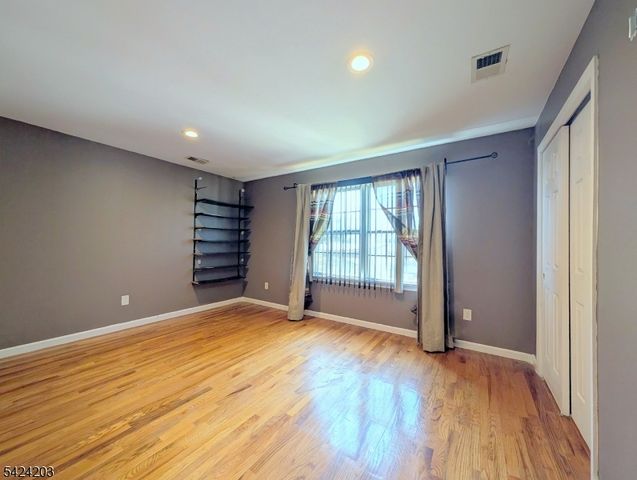 448 Fulton St, Elizabeth City, NJ 07206