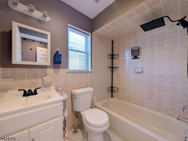 448 Fulton St, Elizabeth City, NJ 07206