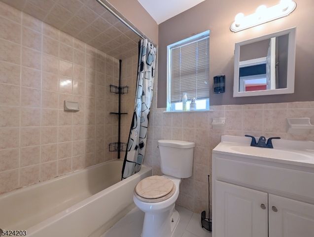 448 Fulton St, Elizabeth City, NJ 07206