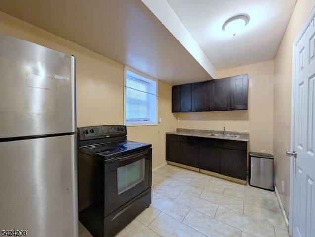 448 Fulton St, Elizabeth City, NJ 07206