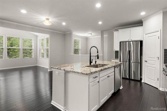 31065 Tremont Lane, Beverly Hills Village, MI 48025