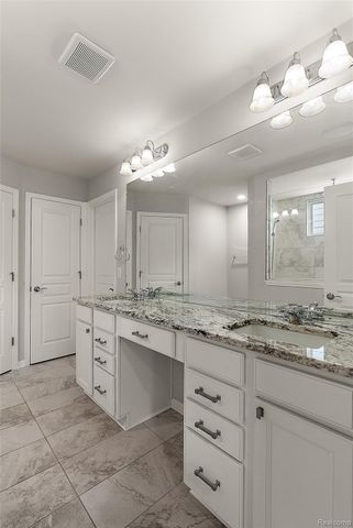 31065 Tremont Lane, Beverly Hills Village, MI 48025