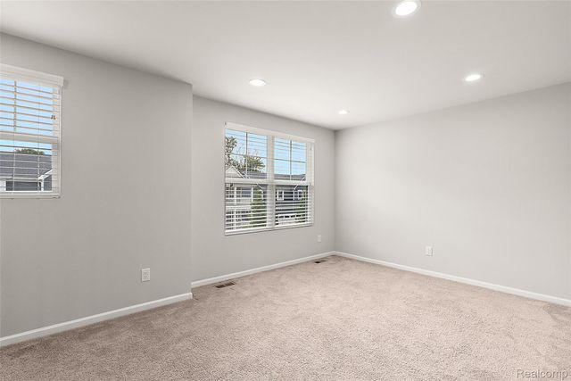31065 Tremont Lane, Beverly Hills Village, MI 48025