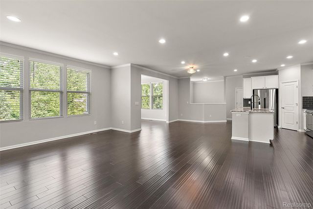 31065 Tremont Lane, Beverly Hills Village, MI 48025