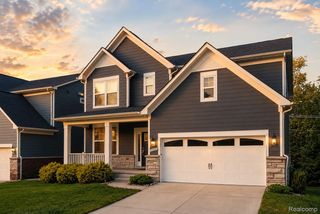 31065 Tremont Lane, Beverly Hills Village, MI 48025