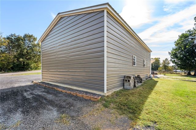 6415 N Highway 96, Lavaca, AR 72941