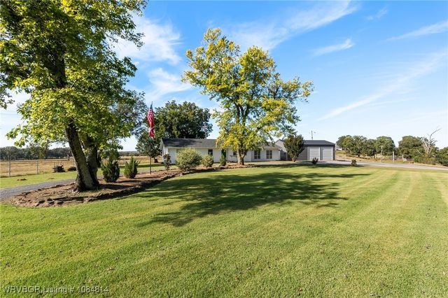 6415 N Highway 96, Lavaca, AR 72941