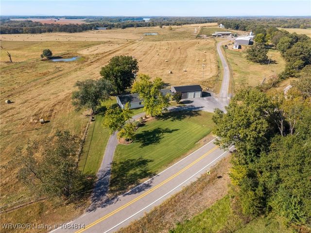 6415 N Highway 96, Lavaca, AR 72941