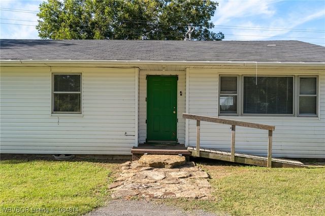 6415 N Highway 96, Lavaca, AR 72941