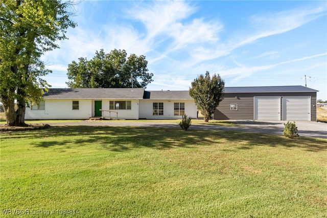 6415 N Highway 96, Lavaca, AR 72941