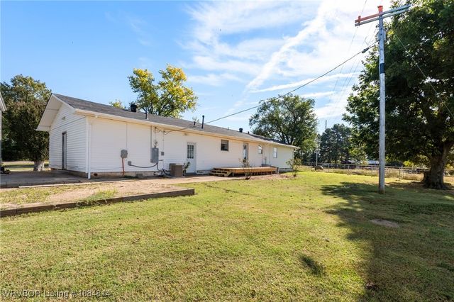 6415 N Highway 96, Lavaca, AR 72941