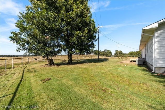 6415 N Highway 96, Lavaca, AR 72941