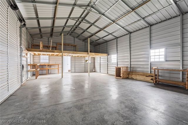 6415 N Highway 96, Lavaca, AR 72941