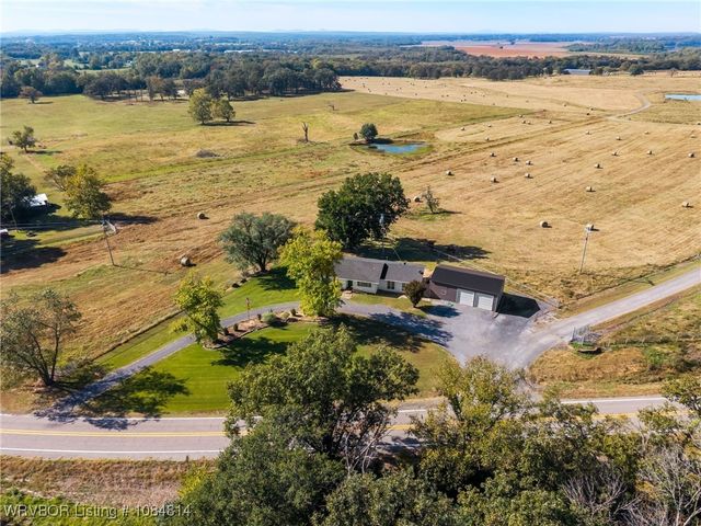 6415 N Highway 96, Lavaca, AR 72941