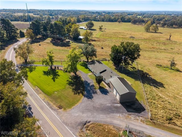 6415 N Highway 96, Lavaca, AR 72941