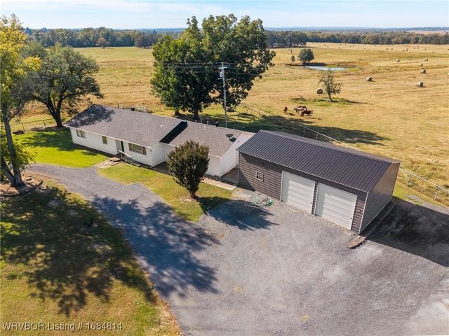 6415 N Highway 96, Lavaca, AR 72941